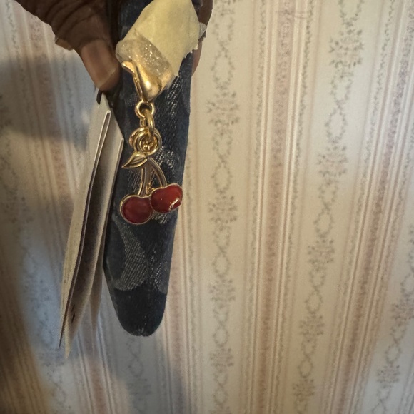 Coach Corner Zip Wristlet In Signature Denim - Picture 3 of 5